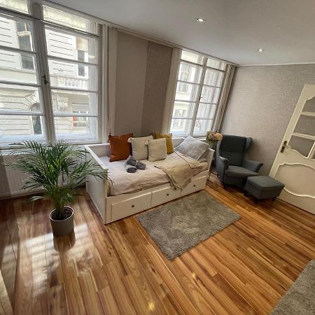 Vintage Home In The Heart Of The City Budapest Exterior photo