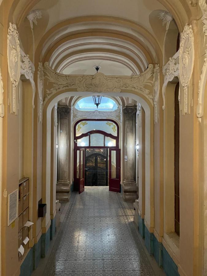 Vintage Home In The Heart Of The City Budapest Exterior photo